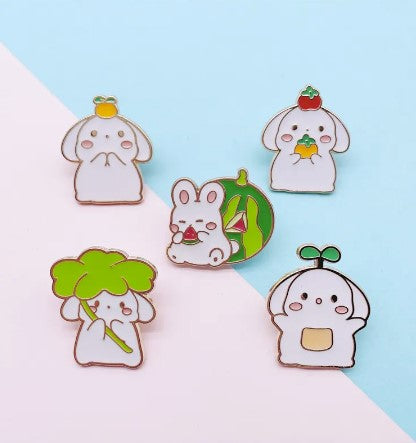 White Lop with Clover Enamel Pin
